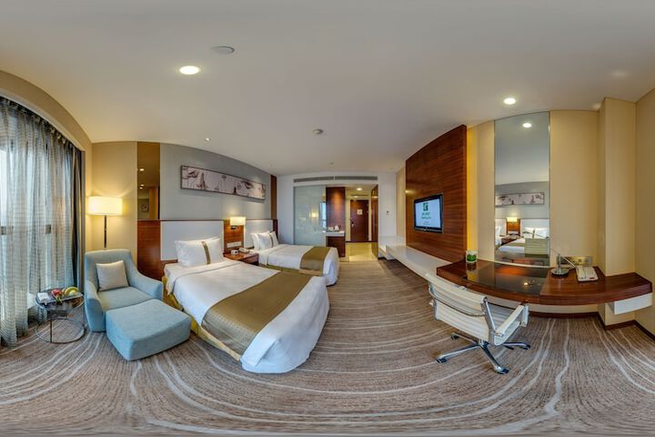 Room 3 of 66