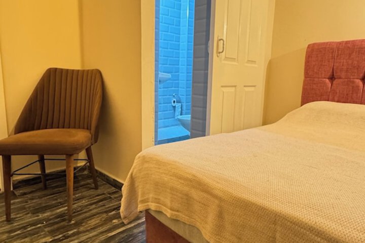 Room 7 of 23