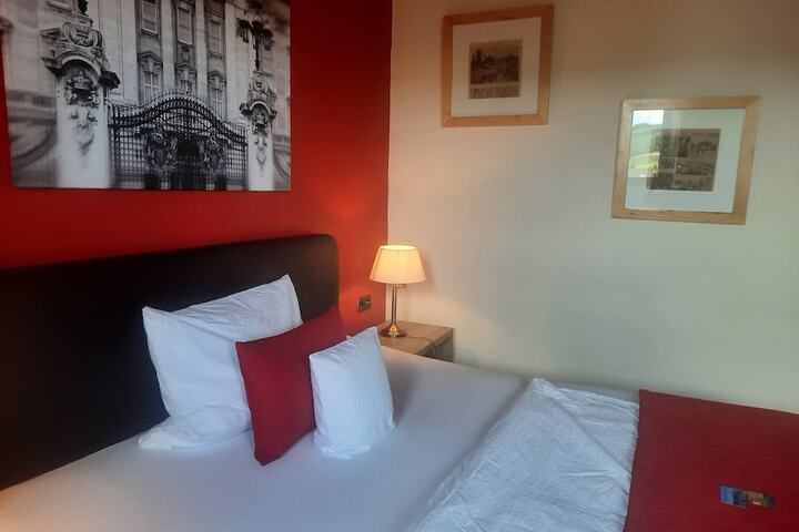 Room 22 of 45