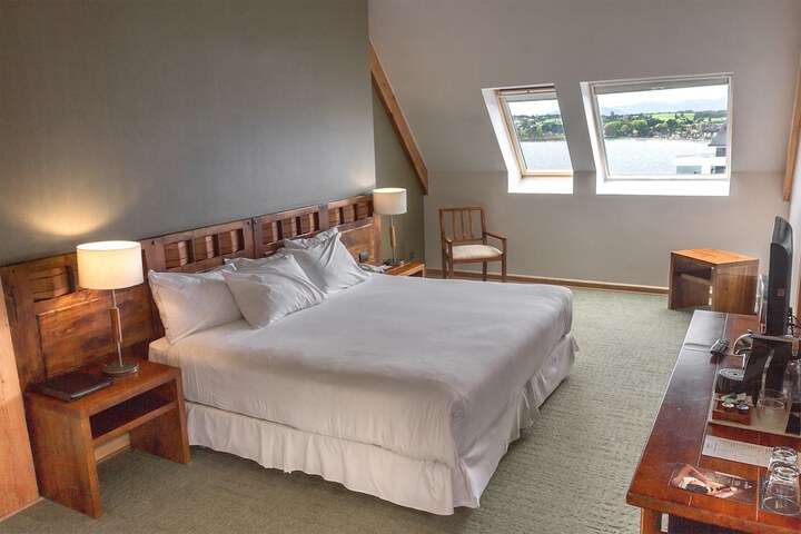 Room 17 of 140