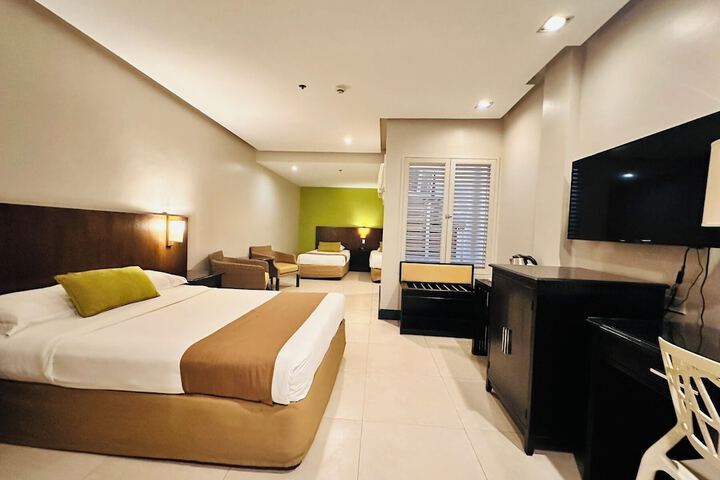 Room 15 of 60