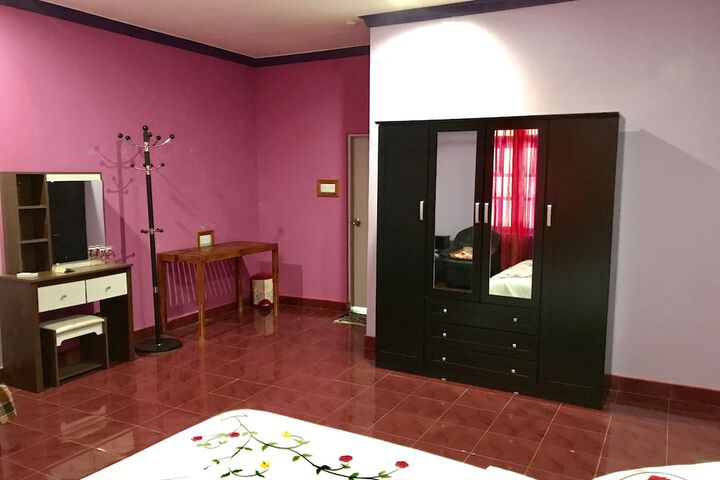 Room 7 of 11