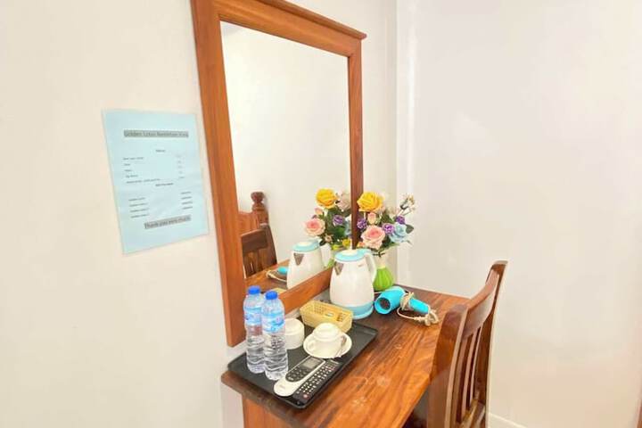 Room 6 of 24