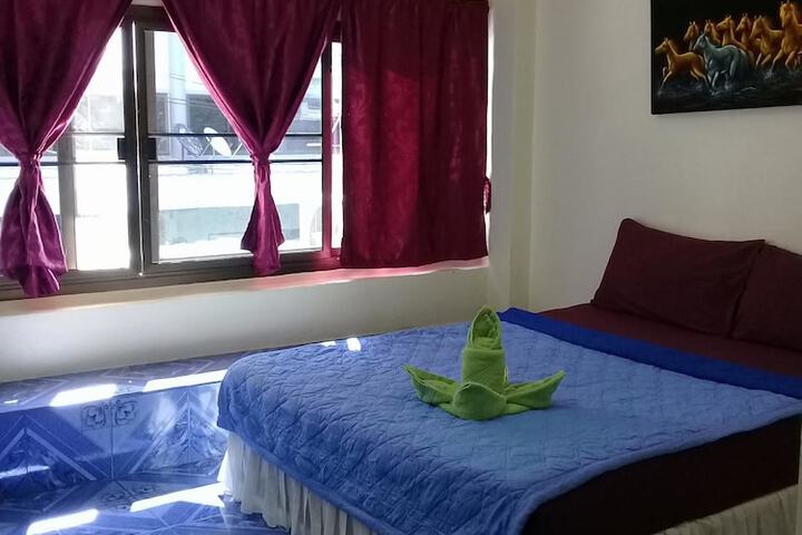 Room 4 of 7