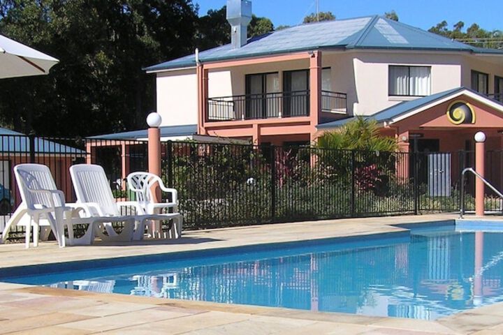 Hotel Pool