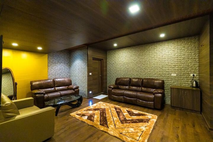 Room 7 of 24