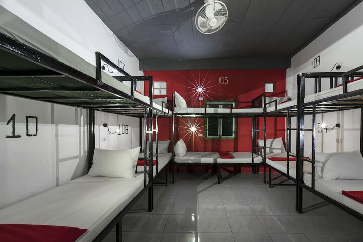 Room 21 of 155