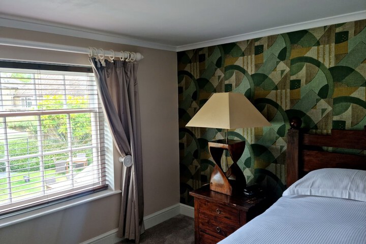 Room 23 of 66