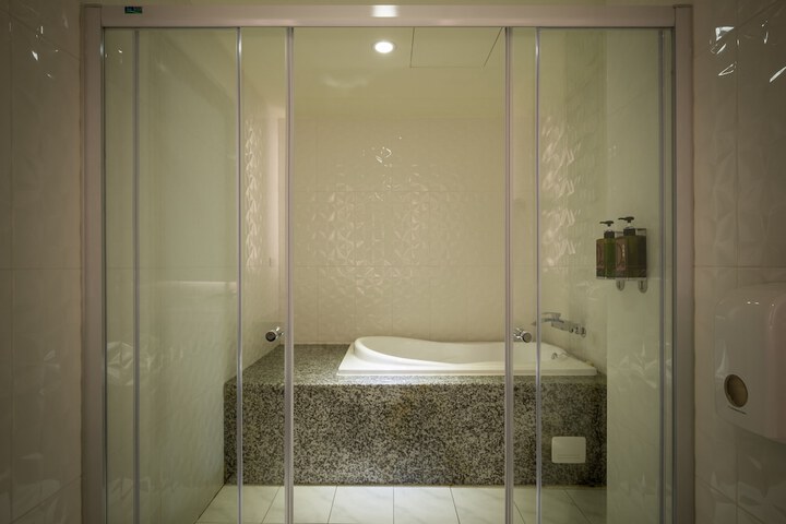 Room 29 of 45