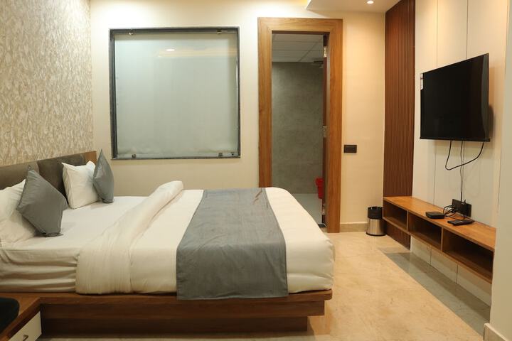 Room 9 of 22