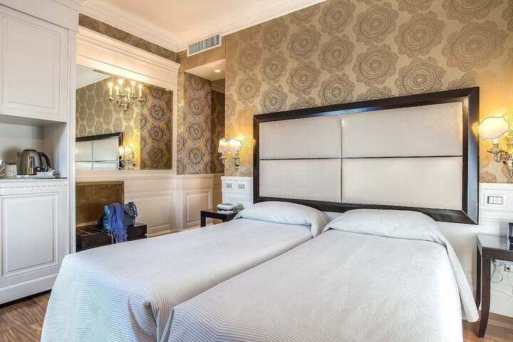 Room 45 of 125