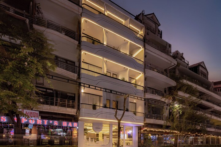 Hotel 43 of 44