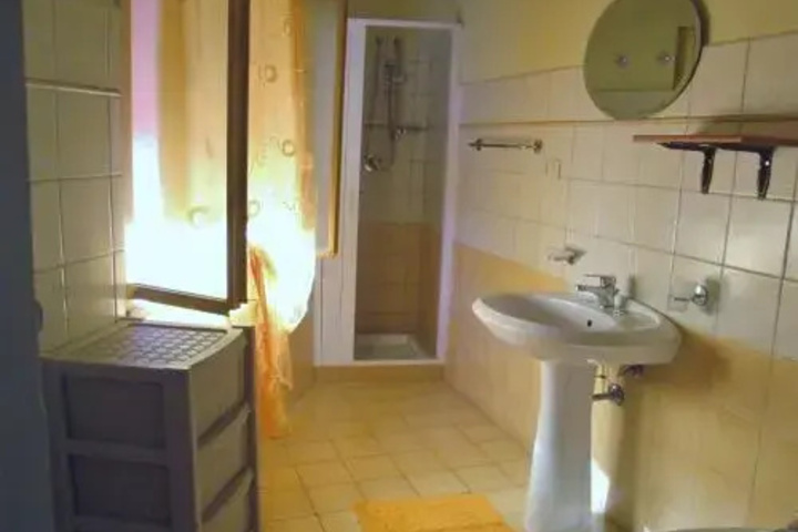 Room 4 of 14