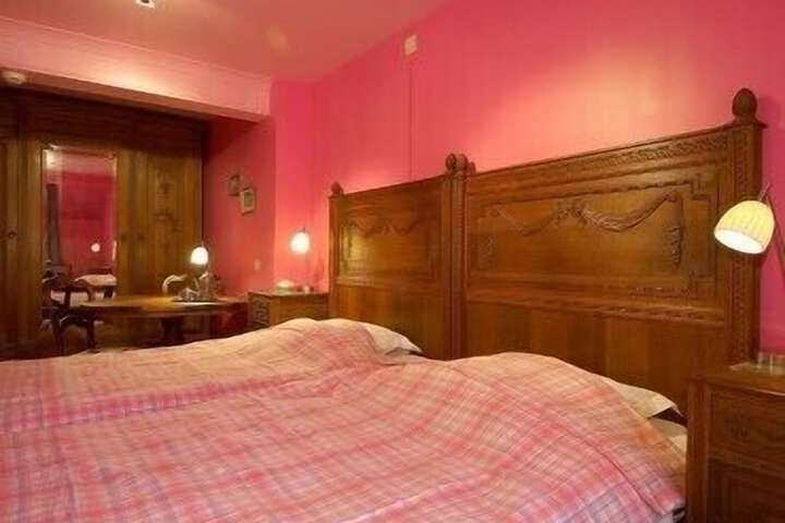 Room 16 of 39