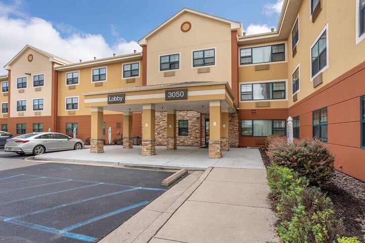 Hotel Entry