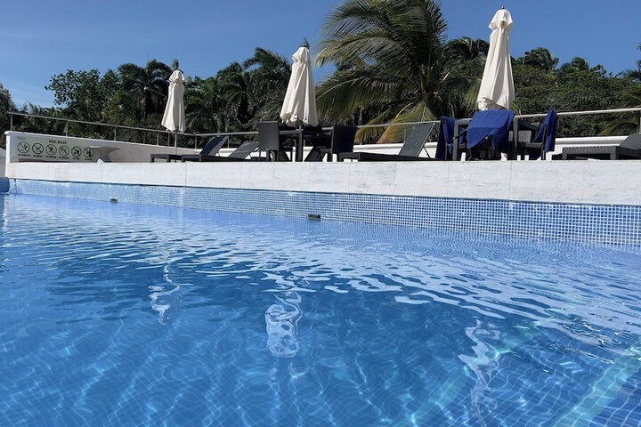 Hotel Pool