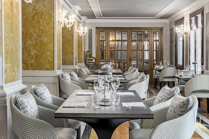 Dining 106 of 137