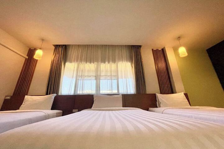 Room 12 of 62