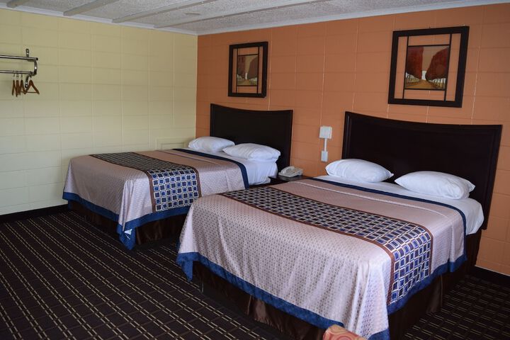 1 Queen Bed (55 of 55)