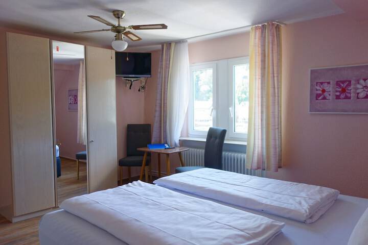 Room 28 of 71