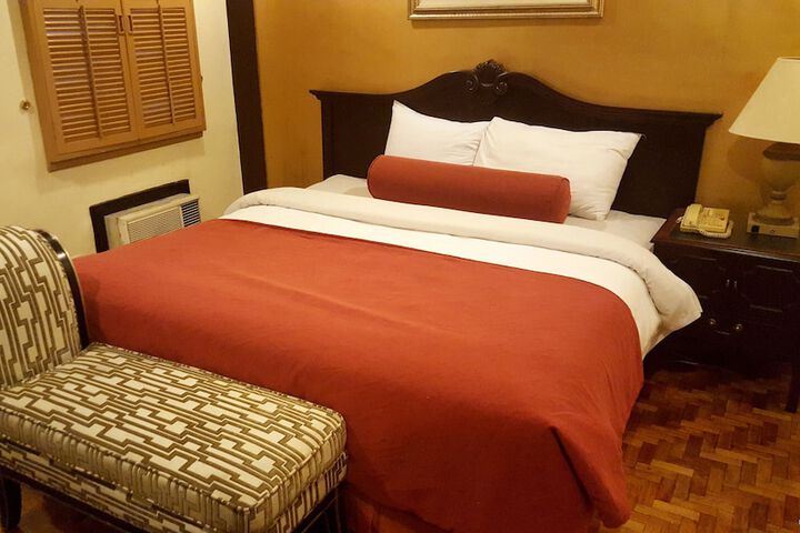 Room 8 of 47