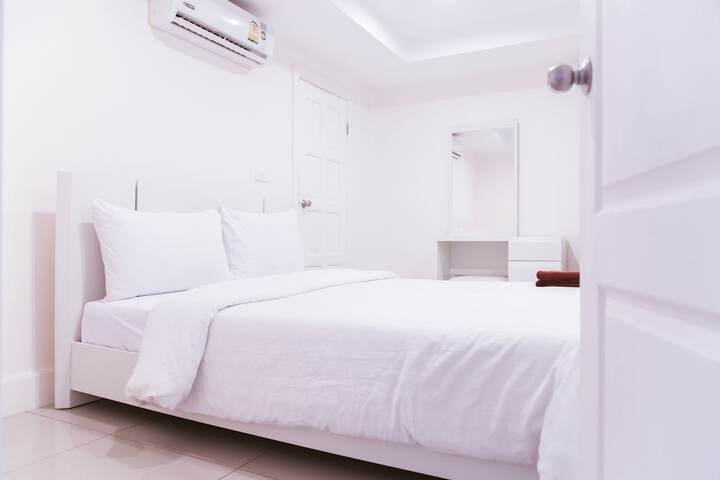 Room 62 of 353