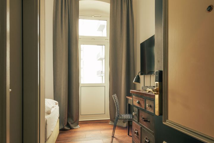 Room 29 of 33