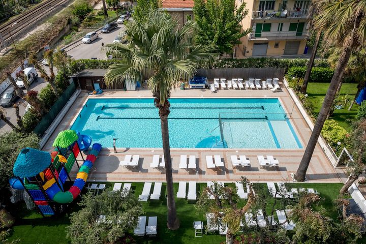 Pool 47 of 69