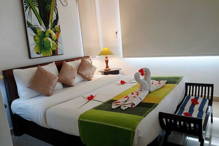 Room 10 of 26
