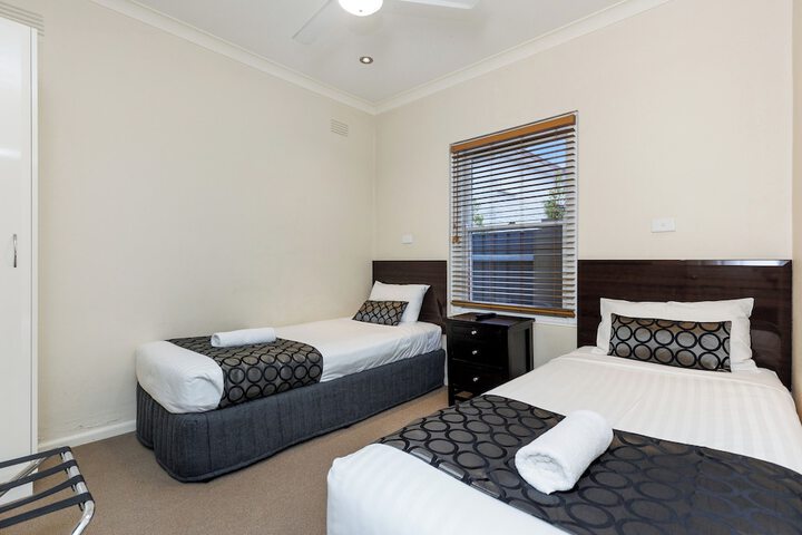 Room 4 of 49