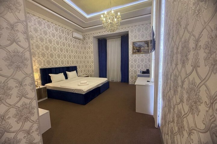 Room 30 of 107