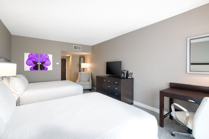 Room 3 of 82