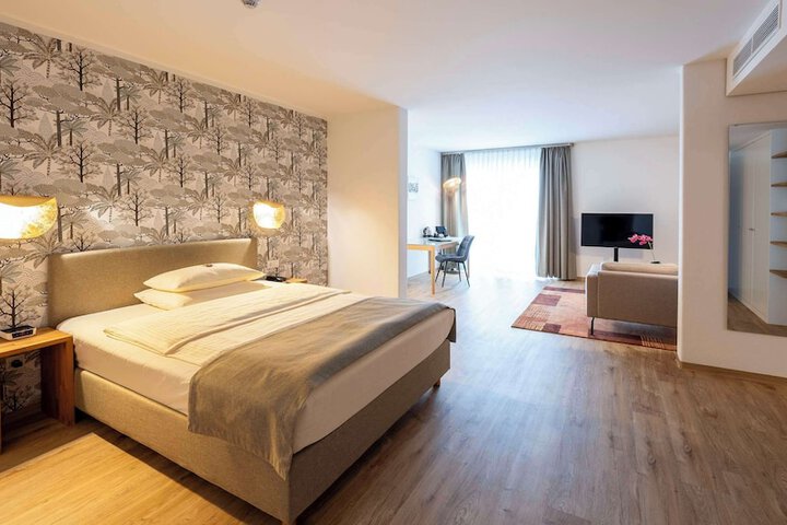 Room 6 of 55
