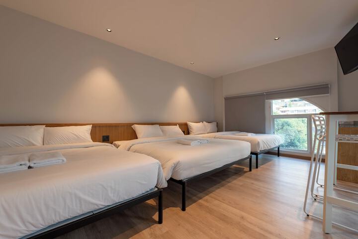 Room 9 of 27
