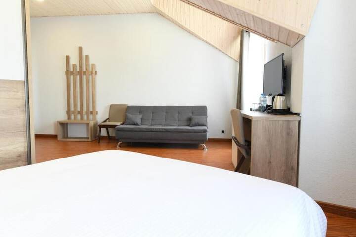 Room 8 of 39