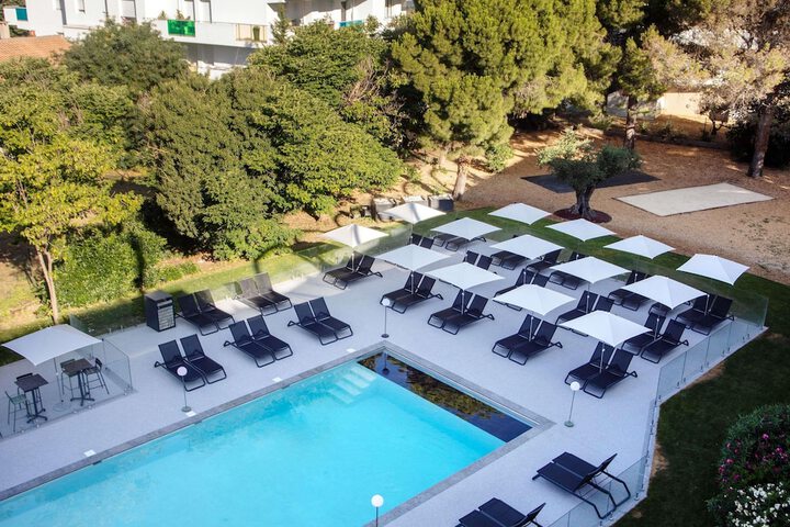 Pools & Facilities