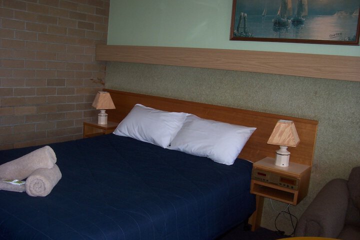 Room 2 of 24