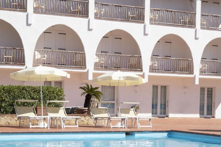 Hotel Pool