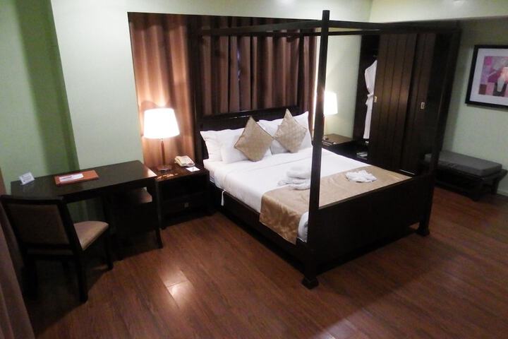 Room 8 of 70