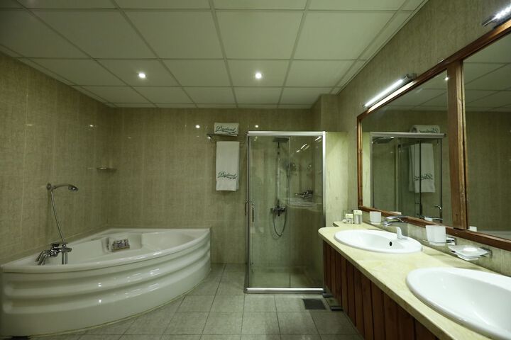 Room 19 of 68