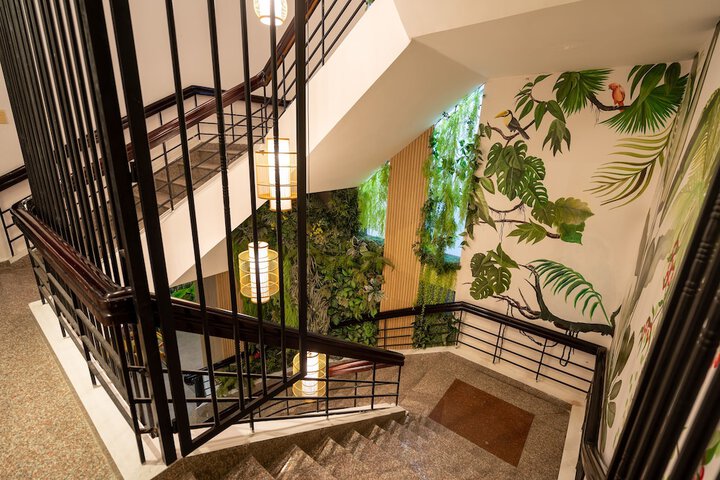 Hotel 2 of 77
