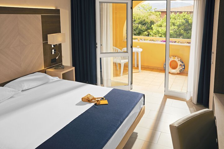 Room 3 of 42