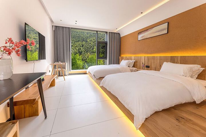Room 50 of 159