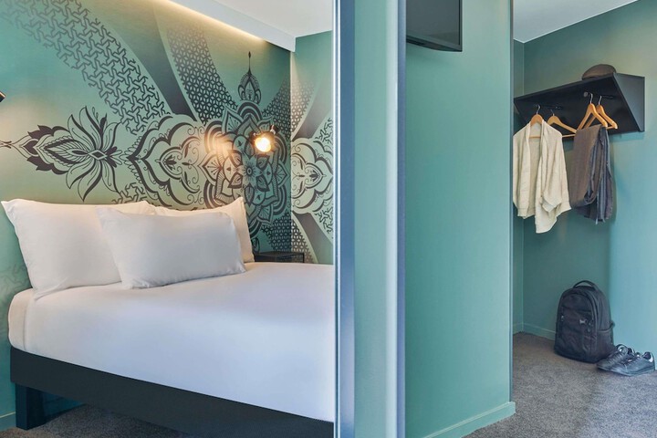 Room 13 of 29