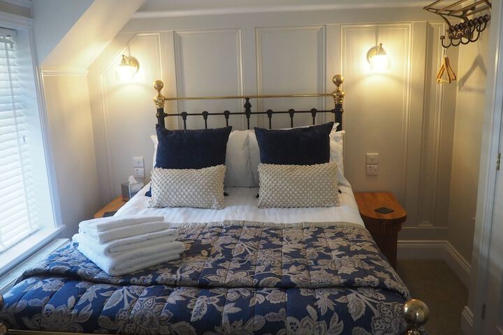 Room 5 of 30