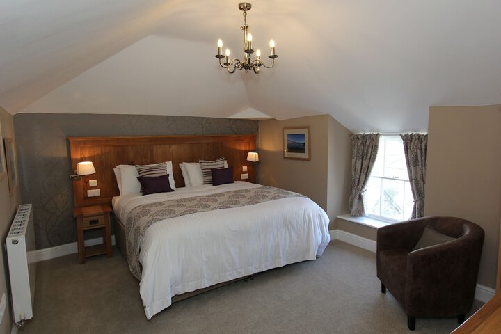 Room 4 of 43