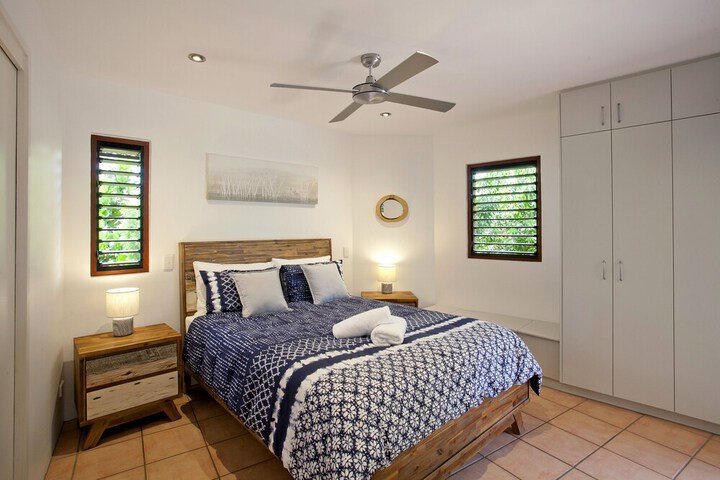 Room 2 of 52