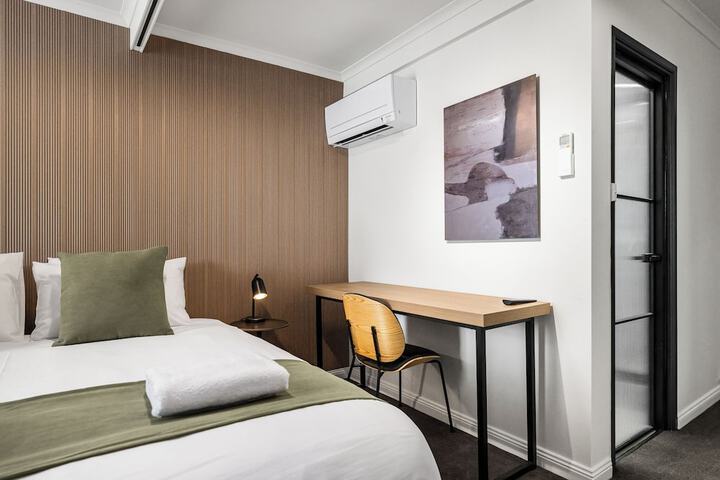 Room 32 of 57