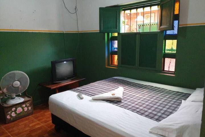 Room 5 of 17
