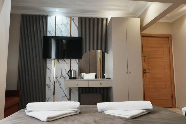 Room 26 of 65